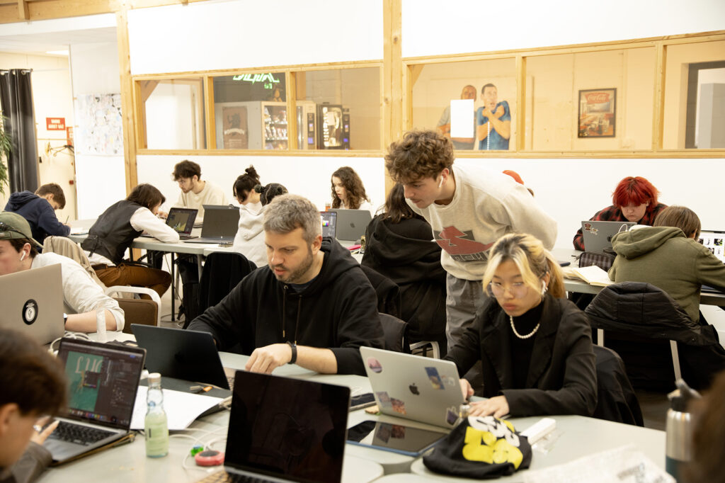 AGR Nantes cours graphisme mastere et bachelor