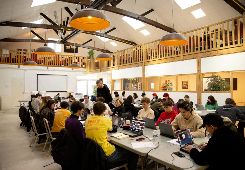 AGR Nantes Formation Directeur Artistique - Hall Mastère
